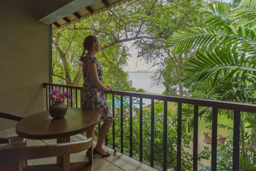 Roman Lake Ayurveda Boutique Resort - Level 1 Certified Ahungalla Esterno foto