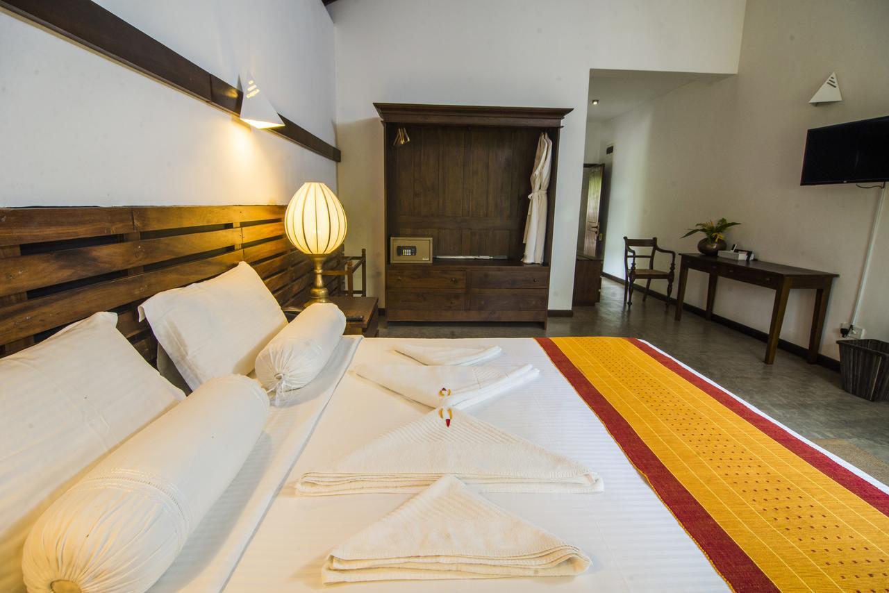 Roman Lake Ayurveda Boutique Resort - Level 1 Certified Ahungalla Esterno foto